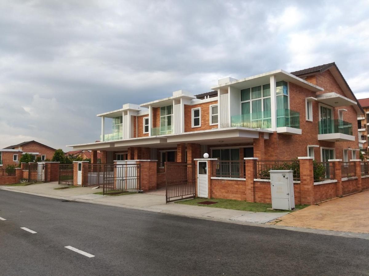 Goodview Vacation Homestay @Каджанг Екстериор снимка